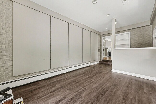 Foto del edificio - 746 N Monaco St Pkwy