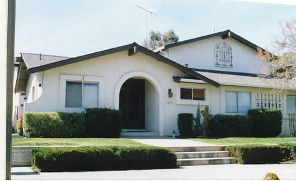 Foto del edificio - 5859 El Zuparko Dr