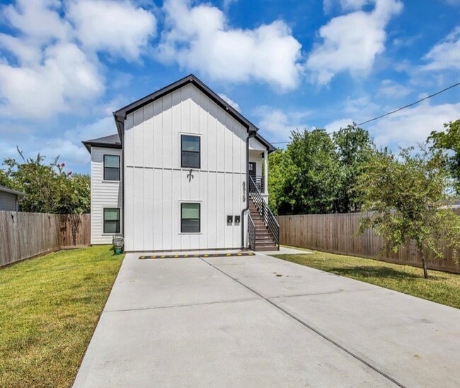 Photo - 8529 Dosia St (Houston, TX) Apartments