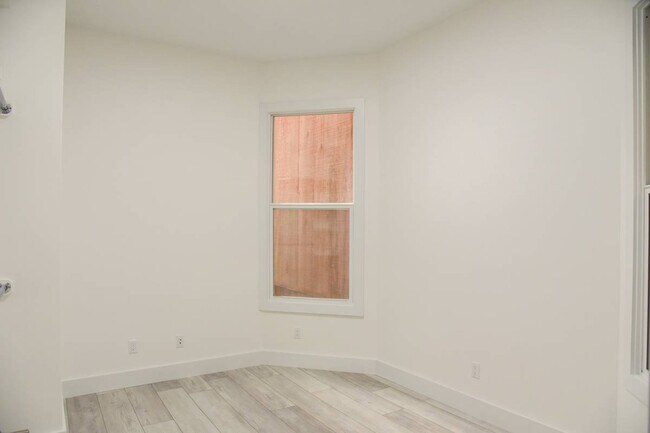 Foto del edificio - 755 6th Ave