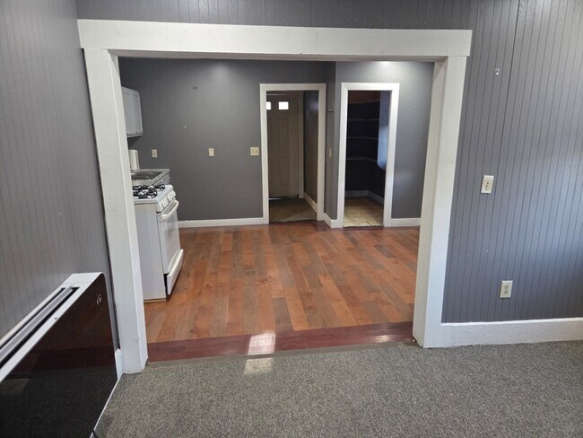 Building Photo - 230 Kimball St