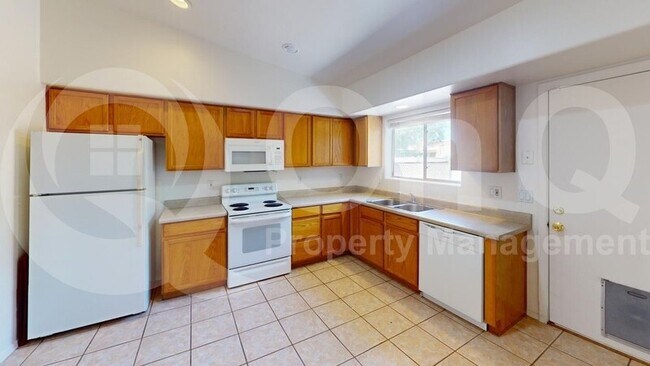 Foto del edificio - 8981 E Golf Links Rd