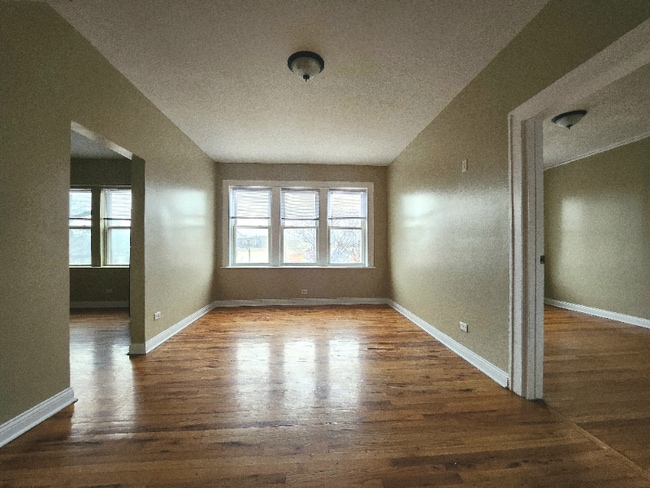 Photo - 5659 W North Ave Apartment