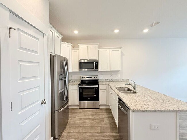 Foto del edificio - 1532 Farragut Way