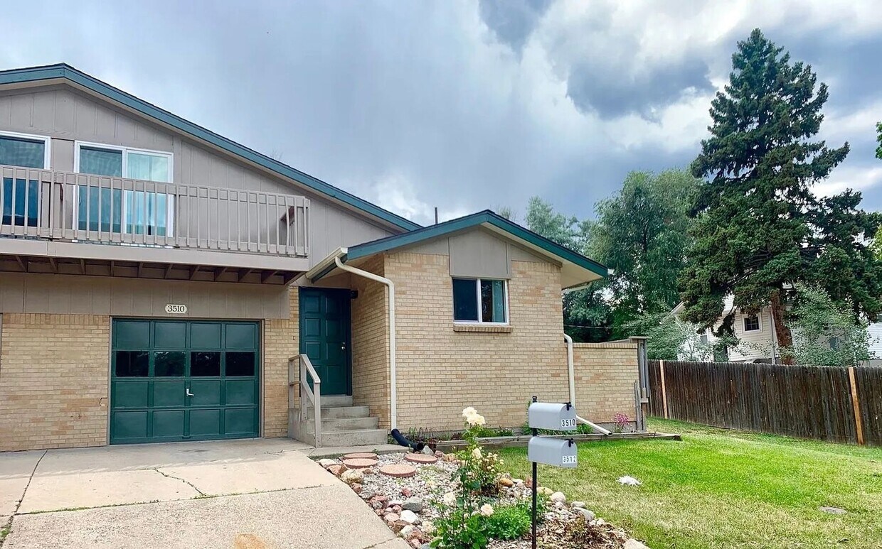 Primary Photo - 3512-3512 Holland Ct