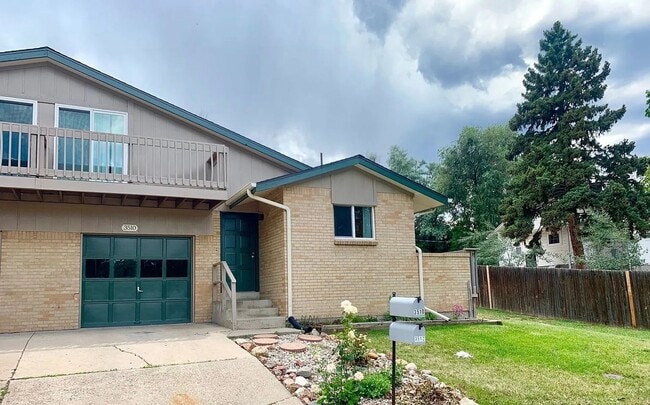 Foto del edificio - 3512-3512 Holland Ct