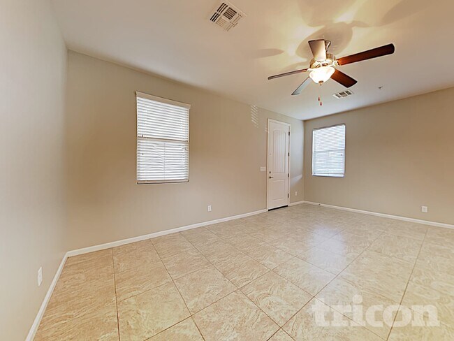 Foto del edificio - 12562 W Gentle Rain Rd