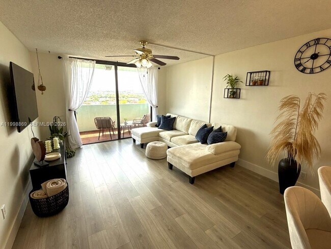 Foto del edificio - 1825 W 44th Pl