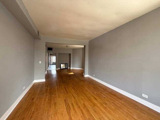 Building Photo - 3916 W Van Buren St