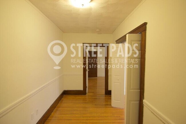 Building Photo - 1 bedroom in Somerville MA 02143