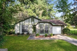 Building Photo - 8495 N Pond Dr