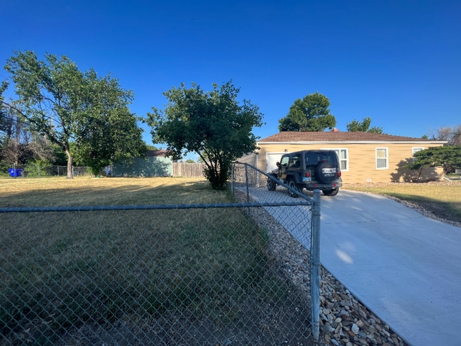 Building Photo - 240 St Andrew St