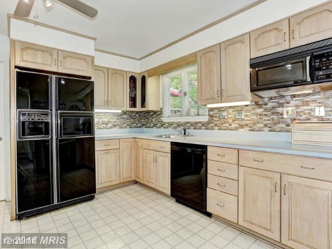 Building Photo - 5 br, 3 bath House - 7005 Lancaster rd