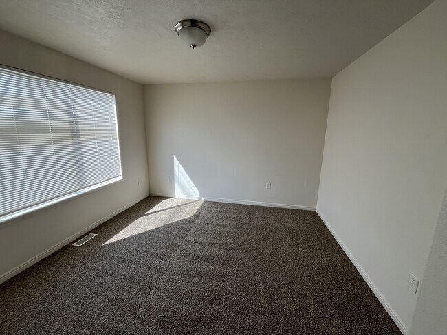 Building Photo - 5082 W Wind Rock Ln
