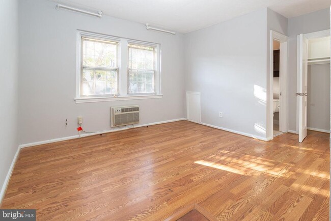 Foto del edificio - 2415 Ontario Rd NW