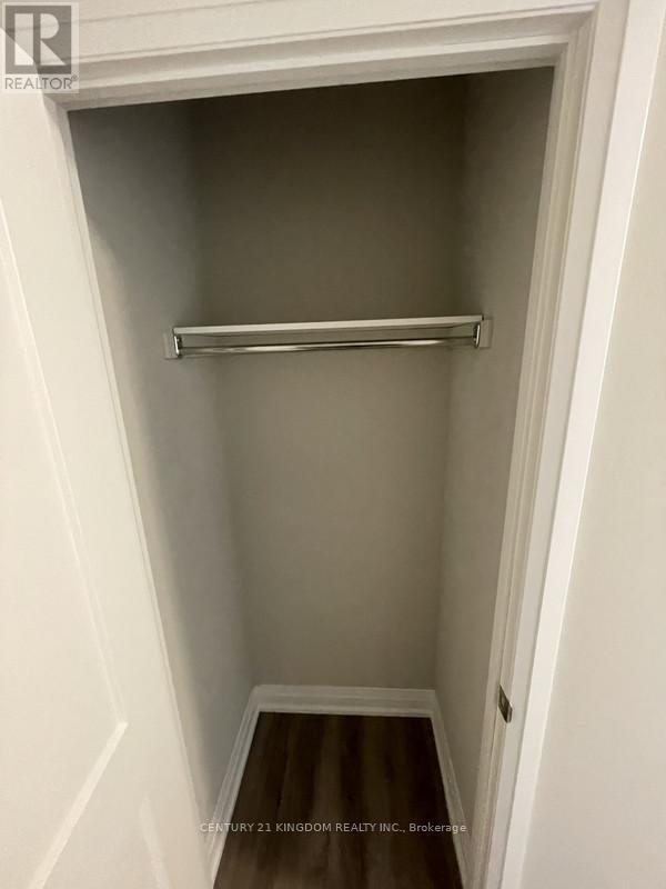 Photo du bâtiment - 830-830 Megson Terrace