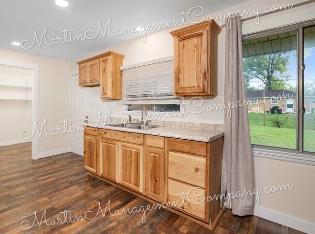 Building Photo - 2505 Albert Lee Ave
