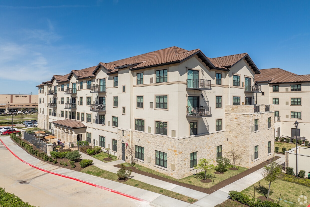 4814 LJ Pky Sugar Land, TX 77479 - Grand Living at Riverstone