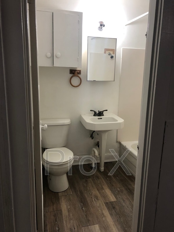 Building Photo - 104 W Hudson St