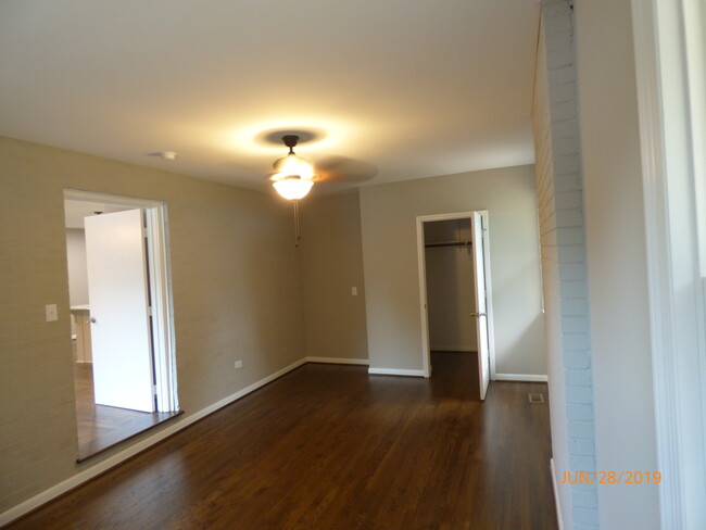 Large Bedroom - 214 S Smithfield Rd