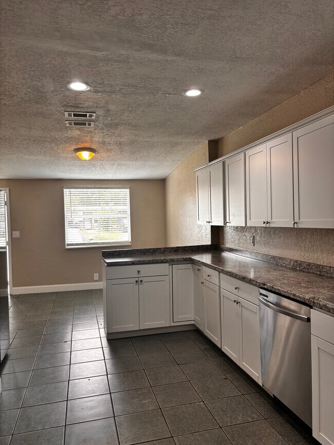 Foto del edificio - 1402 Donna Ave