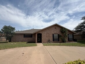 Building Photo - 3106 Sierra Dr