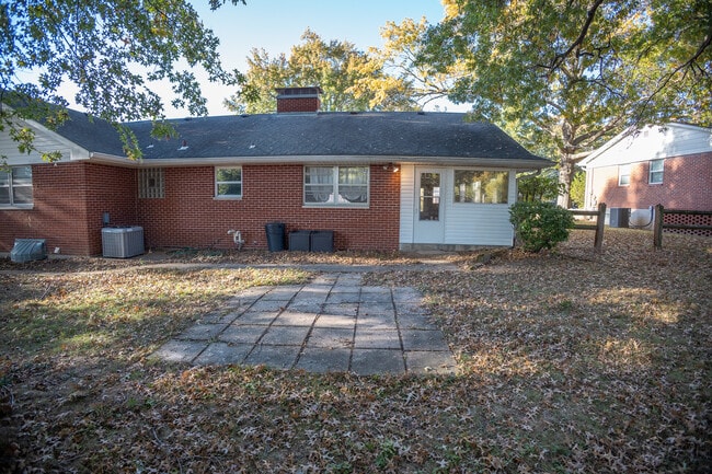 Foto del edificio - 634 Norris Dr