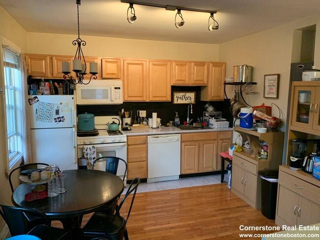 Building Photo - 65 Preble St