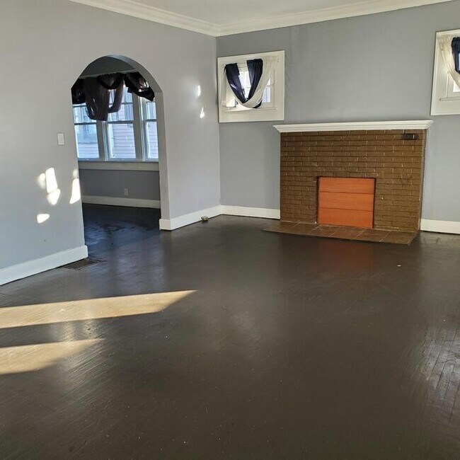 Foto del edificio - 3627 N Capitol Ave