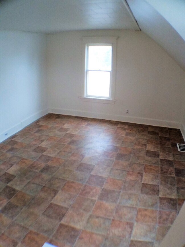 Foto del edificio - Cozy Racine upper 2br unit