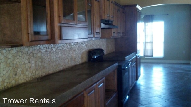 Building Photo - 4 br, 2 bath House - 142 Reata Loop