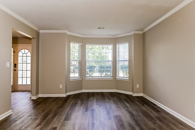 Foto del edificio - 130 Bellington Dr