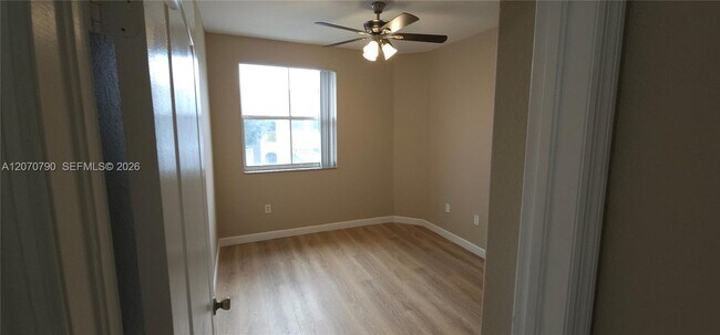 Building Photo - 1662 SE 27th Dr