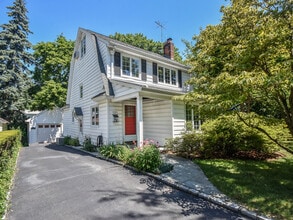 Building Photo - 121 Hillcrest Ave