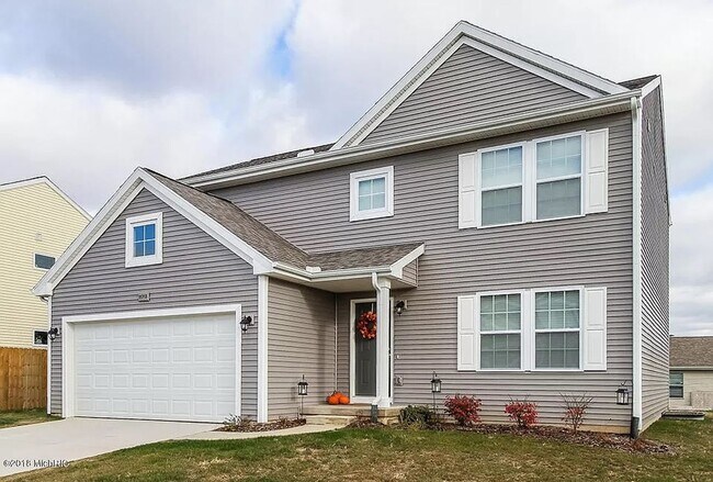 Building Photo - Large Colonial For Lease at a Great Value!