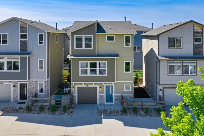 Foto del edificio - Charming 2-Bed, minutes to Fort Carson,  Peterson Space Force and downtown Colorado Springs.