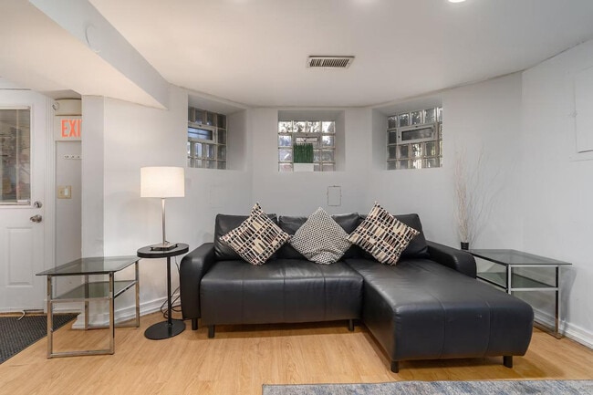 Foto del edificio - 2122 18th St NW