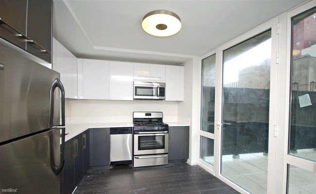 Building Photo - 235 E 44th St