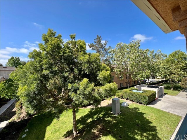 Foto del edificio - 1050 Harbor Heights Dr