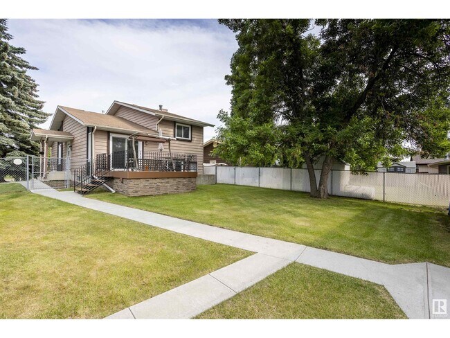 Building Photo - 48 Greystone Crescent