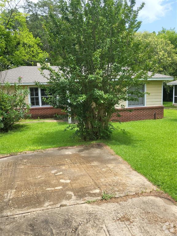 Lookwood Apartments for Rent with Hardwood Floors Montgomery, AL 2