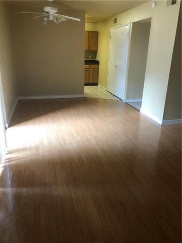 Foto del edificio - 8767 Carroll Cir