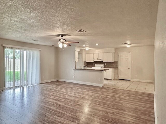 Foto del edificio - 12315 Hawthorne Dr