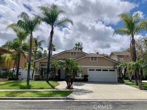 Building Photo - 558 Rembrandt Dr
