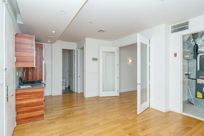 Building Photo - 687 Driggs Ave