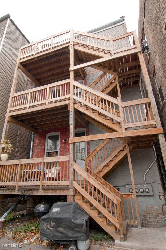 Foto del edificio - 1039 N Damen Ave