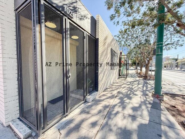 Building Photo - 1029 N Central Ave