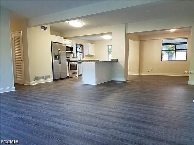 Building Photo - 1405 Arden Ave