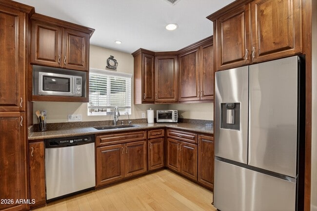 Foto del edificio - 1128 E Rowlands Ln