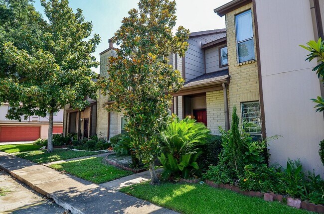 Building Photo - 12300 Brookglade Cir